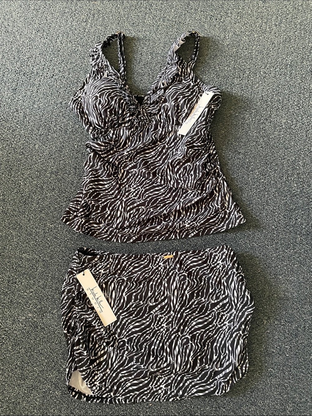 Two pieces swimming wear